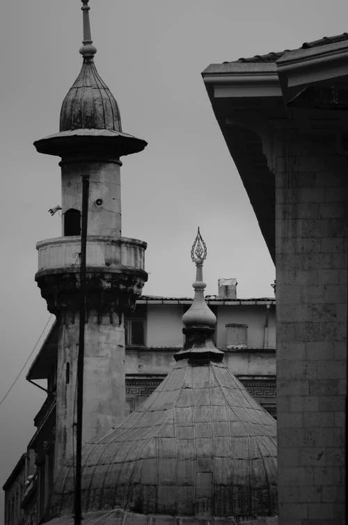 Picture showing the minarets of a mosque
