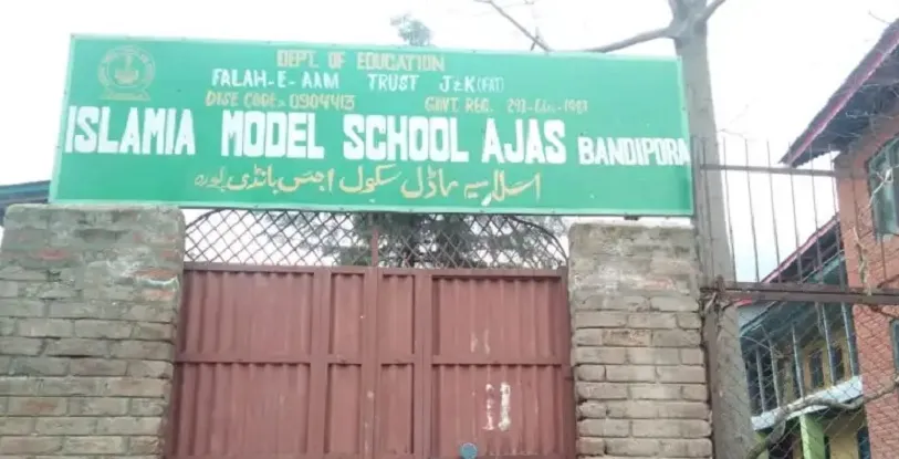 India bans jamaat affiliate FAT schools in Kashmir.